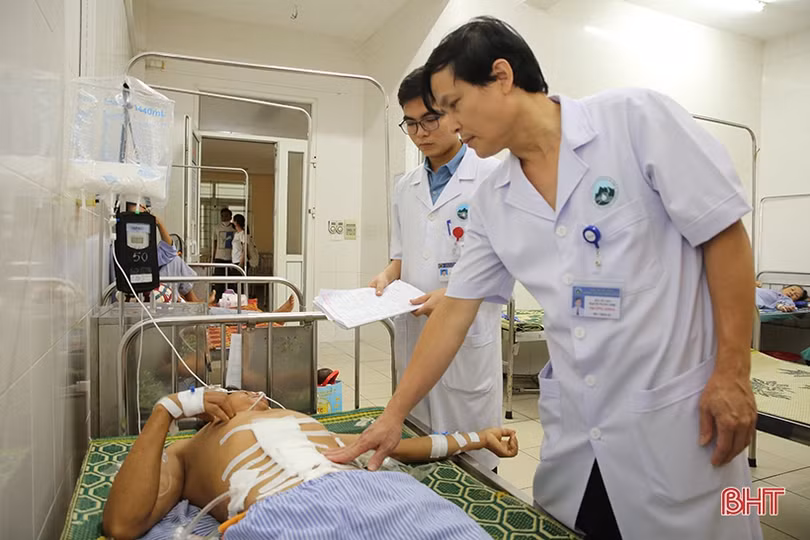 Hà Tĩnh: Cứu sống bệnh nhân sốc mất máu do vật nhọn đâm thấu bụng