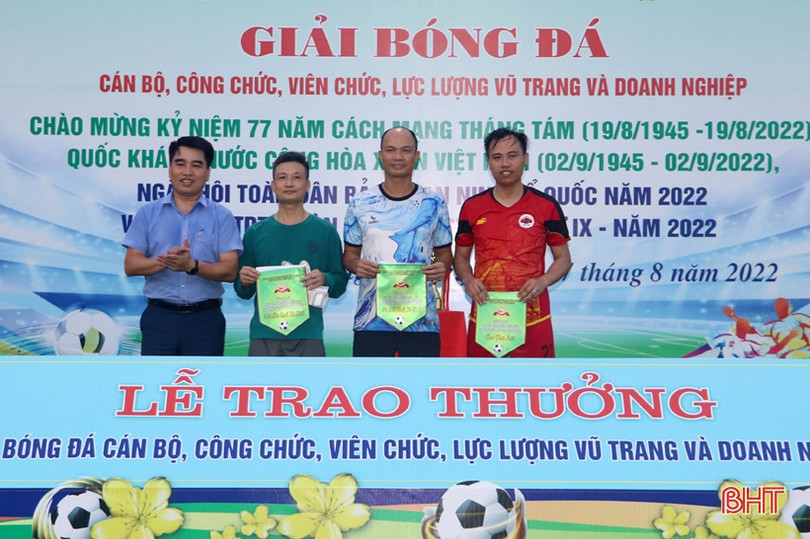 FC khối Nội chính vô địch Giải Bóng đá cán bộ, công chức, viên chức, LLVT và doanh nghiệp TX Hồng Lĩnh