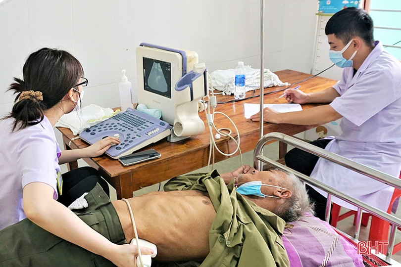 Khám, cấp thuốc miễn phí cho người có công ở Hương Khê