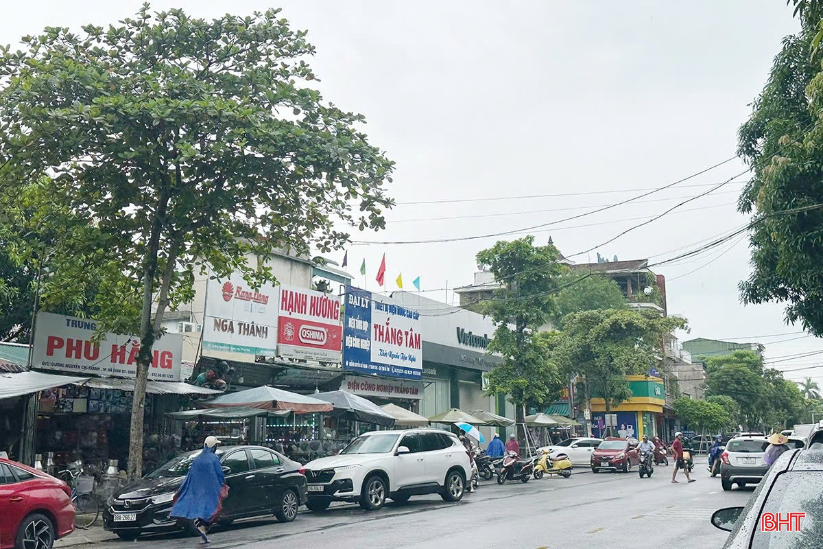 ជាមួយគ្នានេះ ហាងលក់គ្រឿងអេឡិចត្រូនិក និងគ្រឿងអគ្គិសនីក្នុងផ្ទះក៏មានភាពអ៊ូអរផងដែរ ដោយសារចំនួនអ្នកទិញទំនិញកើនឡើង។ bqbht_br_z6939236867175-26f600ecd594a68556e005f15f4279f7.jpg