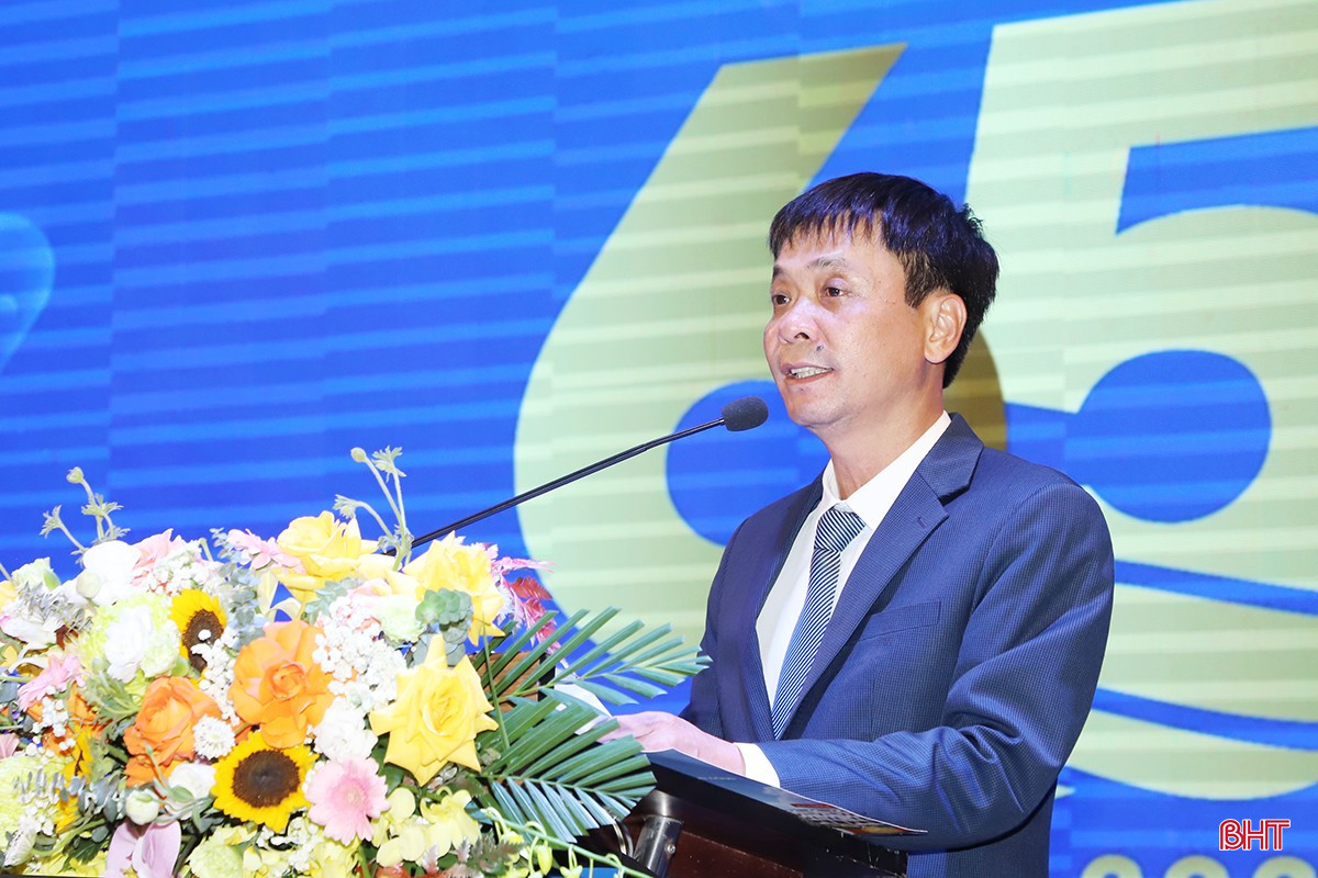 El Sr. Le Quoc Khanh, Director General de Ha Tinh Pharmaceutical Joint Stock Company, pronunció un discurso en la ceremonia. bqbht_br_1-3939.jpg