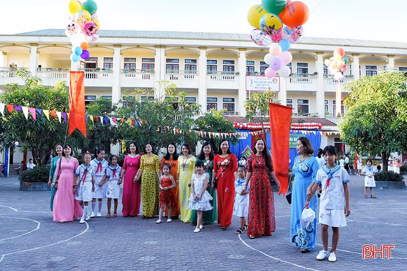 Hơn 330 nghìn giáo viên, học sinh Hà Tĩnh bước vào năm học mới