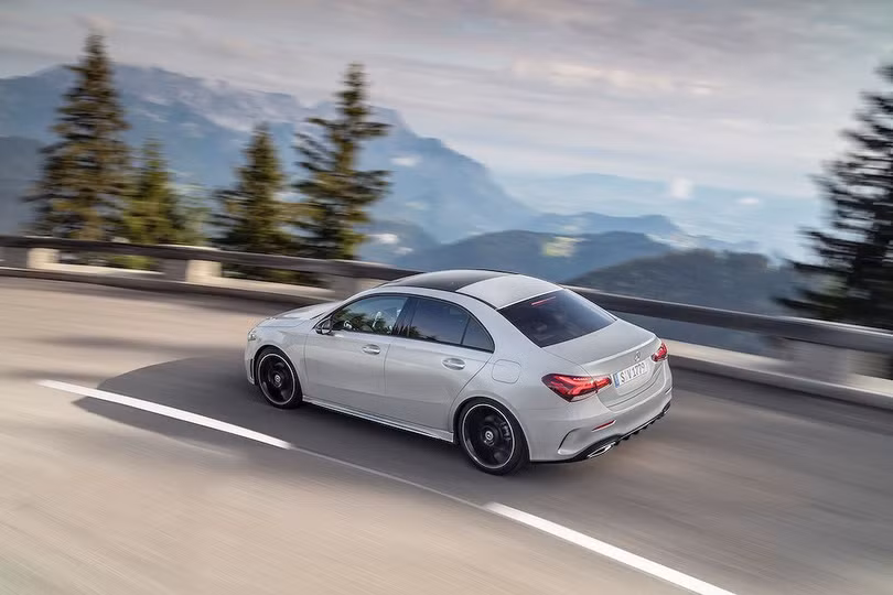 Chi tiết Mercedes A-Class sedan giá từ 835 triệu