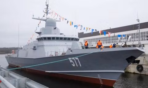 Nga buộc phải mua động cơ tàu chiến Trung Quốc