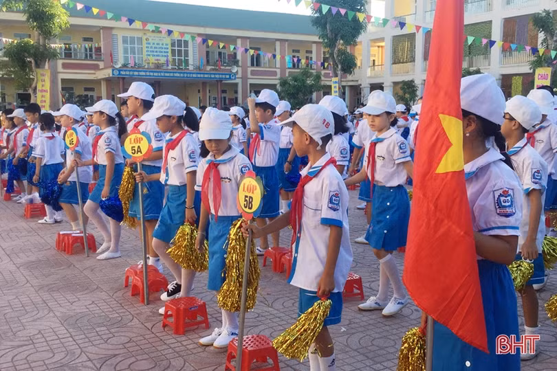 Hơn 330 nghìn giáo viên, học sinh Hà Tĩnh bước vào năm học mới