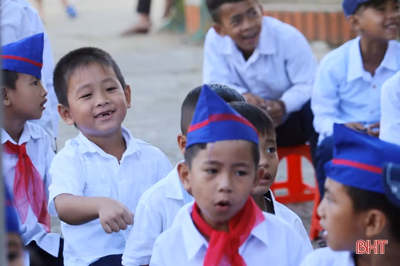 Hơn 330 nghìn giáo viên, học sinh Hà Tĩnh bước vào năm học mới