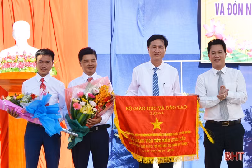 Lãnh đạo Hà Tĩnh dự lễ khai giảng năm học 2018-2019 tại các trường