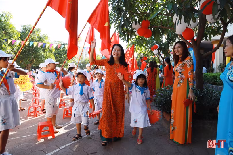 Lãnh đạo Hà Tĩnh dự lễ khai giảng năm học 2018-2019 tại các trường