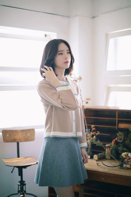 Tận dụng váy mùa hè để phối đồ mùa thu