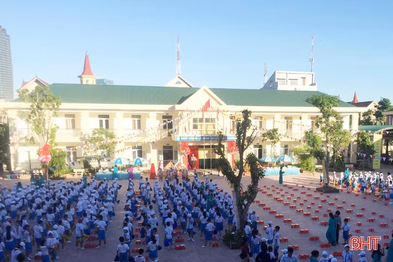 Hơn 330 nghìn giáo viên, học sinh Hà Tĩnh bước vào năm học mới
