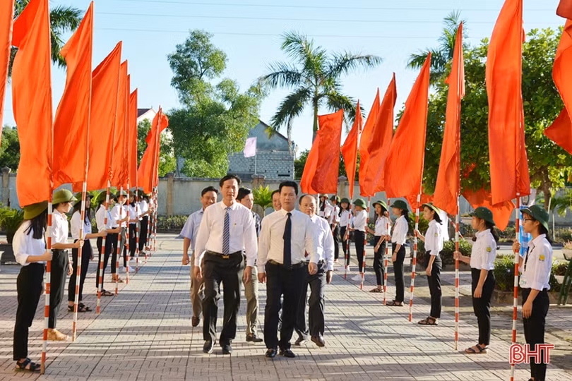 Lãnh đạo Hà Tĩnh dự lễ khai giảng năm học 2018-2019 tại các trường