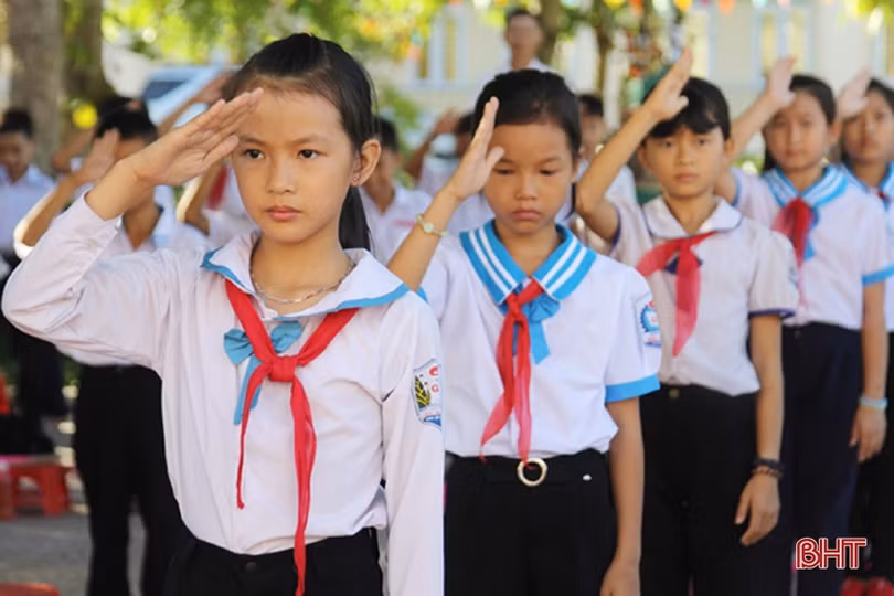 Lãnh đạo Hà Tĩnh dự lễ khai giảng năm học 2018-2019 tại các trường