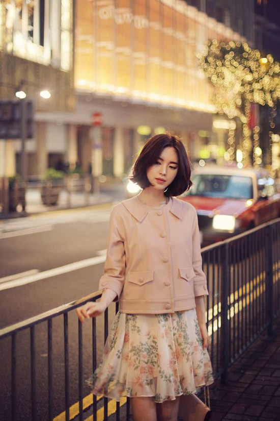 Tận dụng váy mùa hè để phối đồ mùa thu