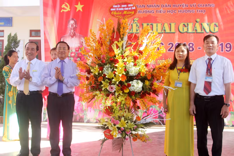 Lãnh đạo Hà Tĩnh dự lễ khai giảng năm học 2018-2019 tại các trường