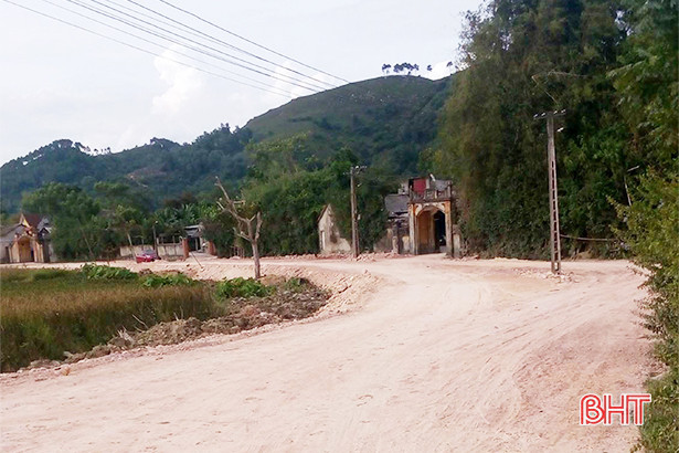 Sơn Tân huy động xã hội hóa hơn 11,5 tỷ đồng xây dựng NTM