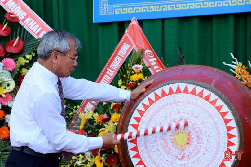 Lãnh đạo Hà Tĩnh dự lễ khai giảng năm học 2018-2019 tại các trường