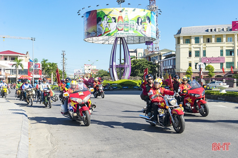 Gay cấn Giải đua xe đạp VTV Cup đoạn qua Hà Tĩnh