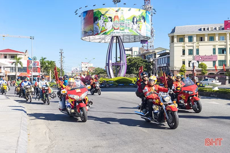 Gay cấn Giải đua xe đạp VTV Cup đoạn qua Hà Tĩnh