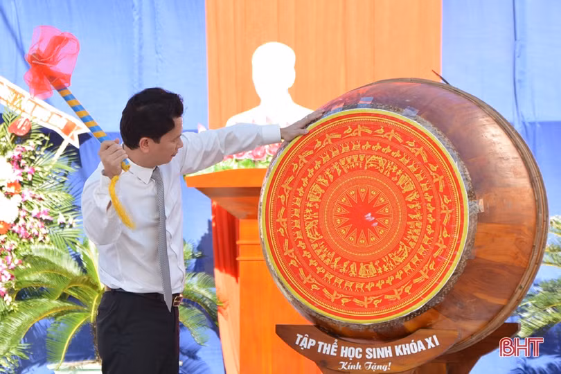 Lãnh đạo Hà Tĩnh dự lễ khai giảng năm học 2018-2019 tại các trường