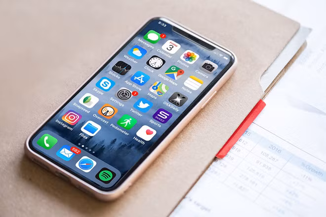 Đón iPhone mới, nhiều di động cao cấp giảm giá mạnh tại Việt Nam