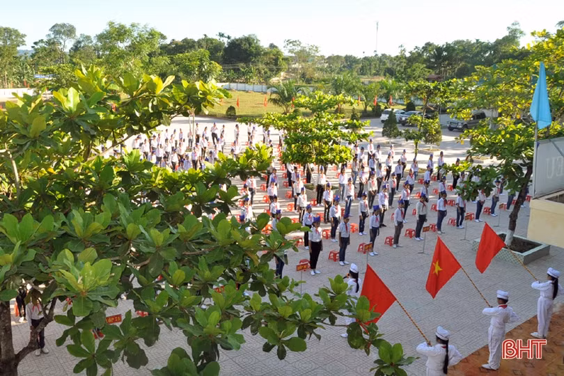 Hơn 330 nghìn giáo viên, học sinh Hà Tĩnh bước vào năm học mới