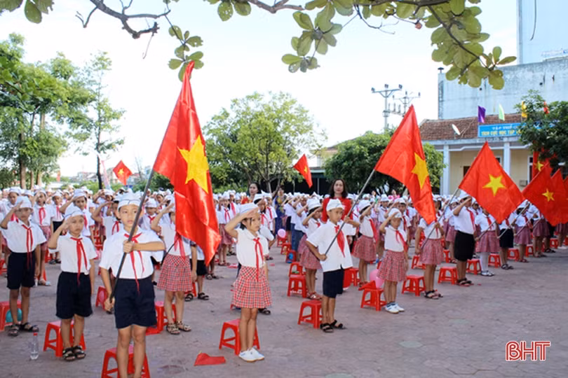 Lãnh đạo Hà Tĩnh dự lễ khai giảng năm học 2018-2019 tại các trường