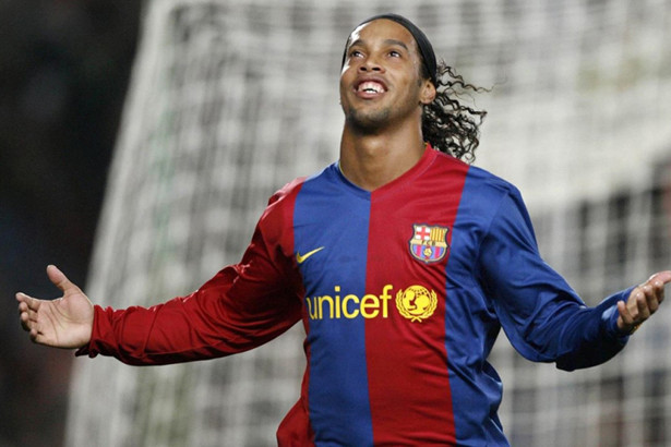 Bị “hét giá” quá cao, CLB Malaysia từ bỏ thương vụ Ronaldinho