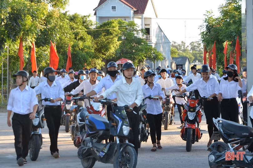 Hơn 330 nghìn giáo viên, học sinh Hà Tĩnh bước vào năm học mới