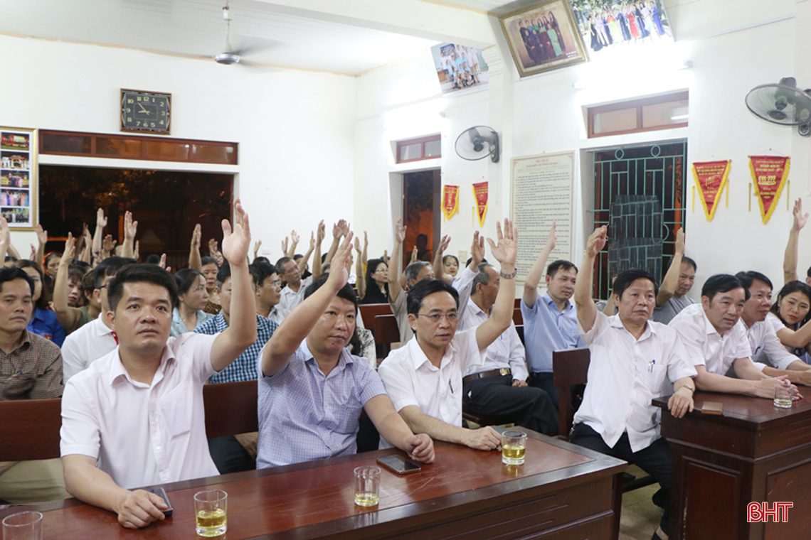 Lấy ý kiến cử tri giới thiệu ông Trần Thế Dũng ứng cử đại biểu HĐND Hà Tĩnh