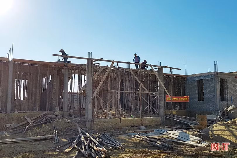 Thay đổi cán bộ, chấn chỉnh lề lối làm việc, Cẩm Lĩnh tự tin với mục tiêu tháng 10