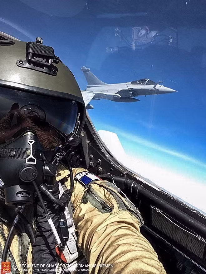 Phi công Ấn Độ - Pháp bất ngờ đổi tiêm kích Su-30MKI và Rafale cho nhau