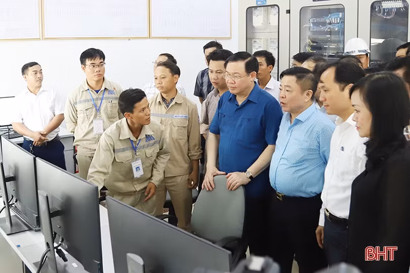 Khánh thành nhà máy điện mặt trời đầu tiên ở Hà Tĩnh