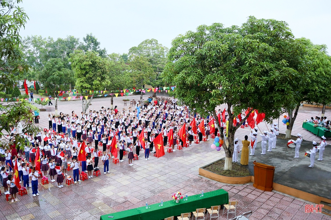 Lãnh đạo Hà Tĩnh chung vui lễ khai giảng năm học mới 2022 - 2023