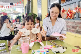 Cùng con đón mùa trăng tuổi thơ