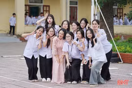 Khoảnh khắc rạng rỡ ngày khai trường