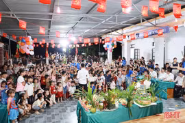 Trẻ em Hà Tĩnh đón trung thu ấm áp yêu thương