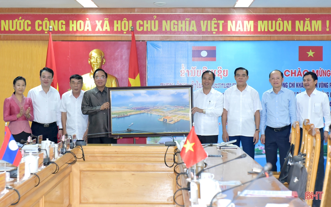 Tập trung thực hiện các nội dung hợp tác đầu tư tại các bến cảng Vũng Áng giữa Việt Nam và Lào