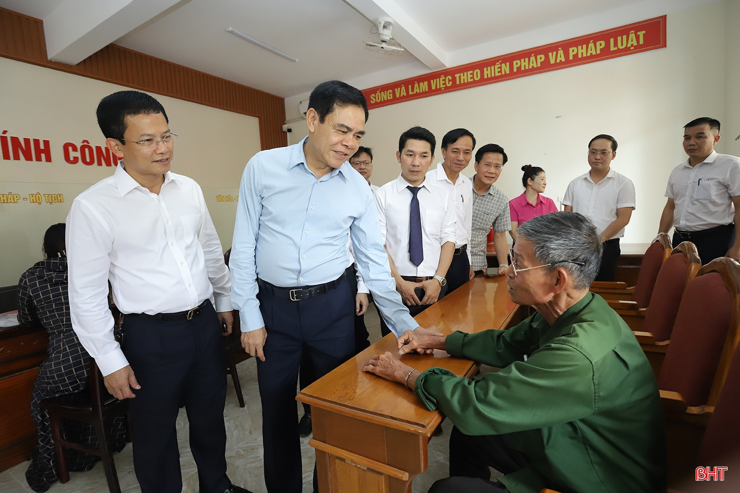 bqbht_br_chu-tich-kiem-tra-chinh-quyen-2-cap-6.jpg