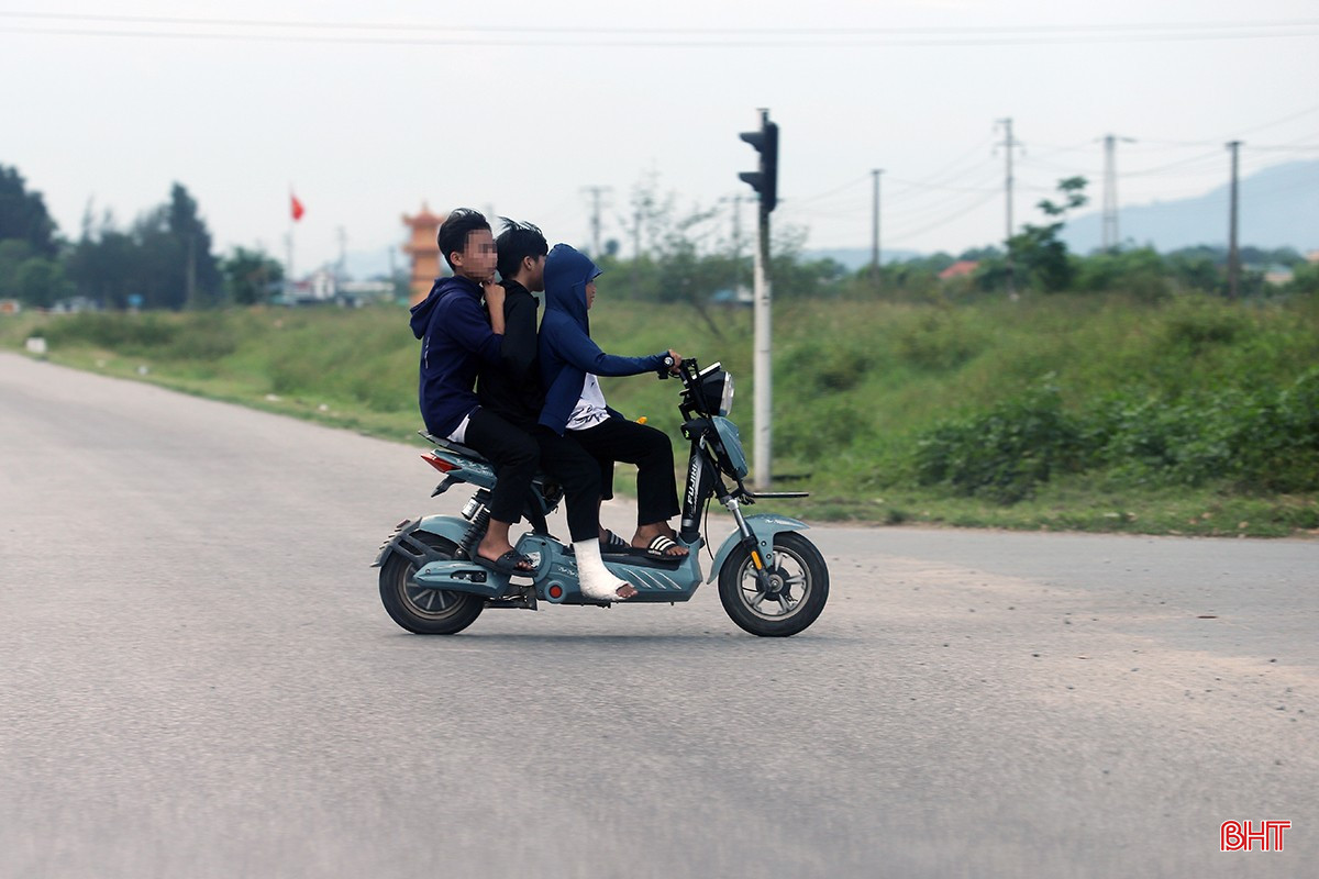bqbht_br_hoc-sinh-vi-pham-giao-thong-1.jpg