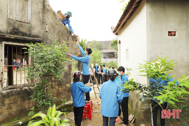 Hưởng ứng Tháng Thanh niên, ĐVTN huyện Nghi Xuân hướng về cộng đồng