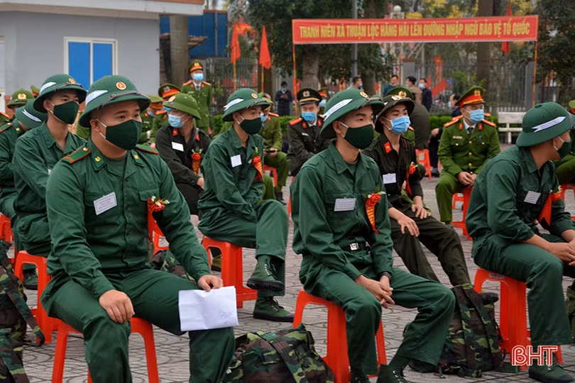 Lễ giao quân ở Hà Tĩnh hoàn thành nhanh gọn, chú trọng phòng dịch