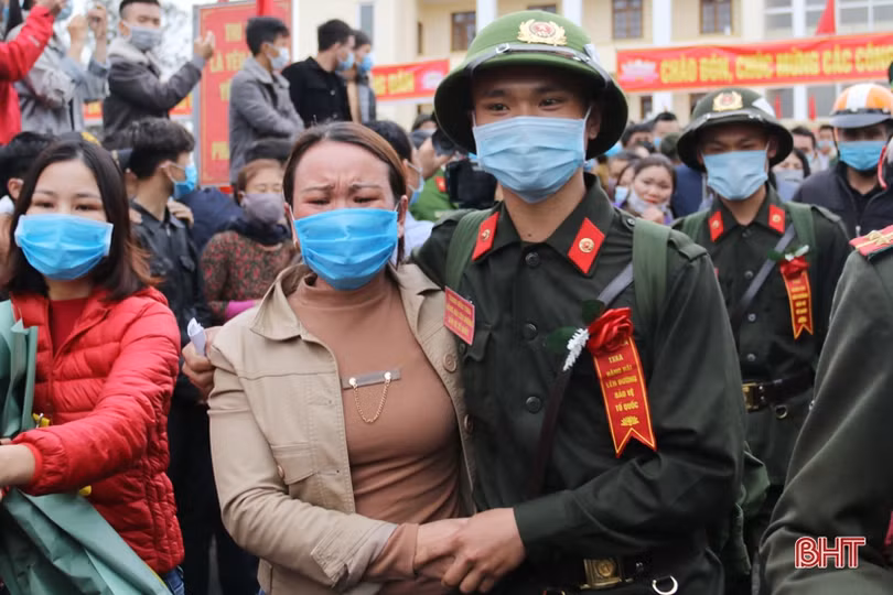 Lễ giao quân ở Hà Tĩnh hoàn thành nhanh gọn, chú trọng phòng dịch