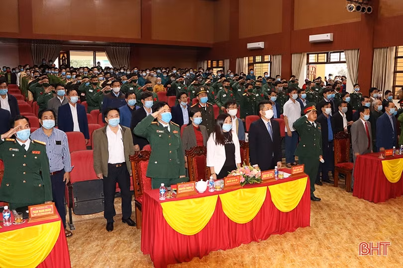 Lễ giao quân ở Hà Tĩnh hoàn thành nhanh gọn, chú trọng phòng dịch