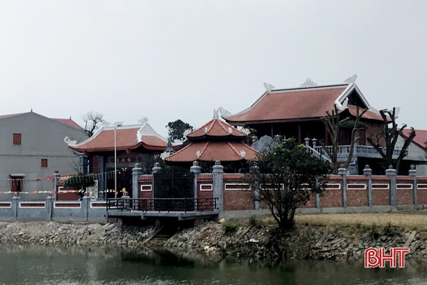 Thị xã Kỳ Anh ra quân xử lý tình trạng chợ tự phát lấn quốc lộ tại phường Kỳ Phương