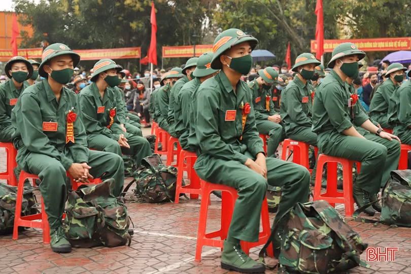 Lễ giao quân ở Hà Tĩnh hoàn thành nhanh gọn, chú trọng phòng dịch