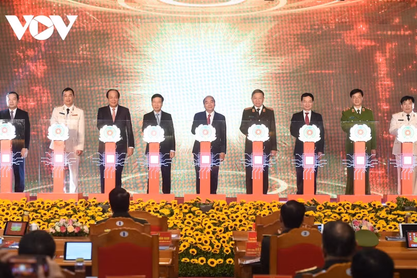 Khai trương 2 hệ thống cơ sở dữ liệu quốc gia về dân cư và sản xuất, cấp, quản lý căn cước công dân