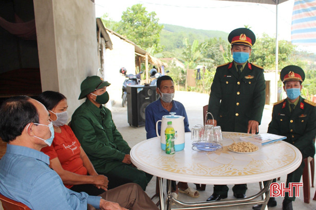 Vũ Quang gặp mặt, tặng quà 37 tân binh chuẩn bị lên đường nhập ngũ