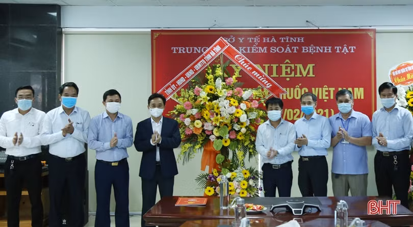 Lãnh đạo tỉnh chúc mừng ngành Y tế Hà Tĩnh nhân Ngày Thầy thuốc Việt Nam