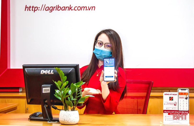 Agribank tỉnh Hà Tĩnh hưởng ứng thông điệp “Bạn vẫn đẹp khi đeo khẩu trang”
