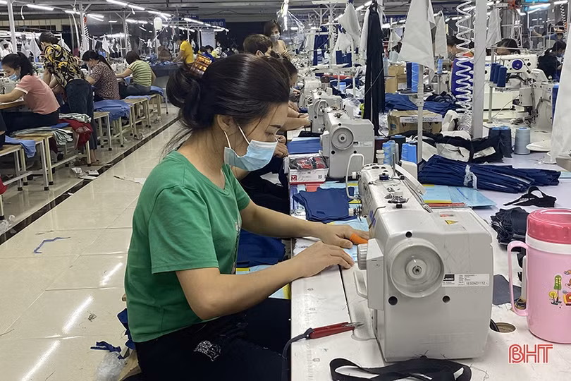 Doanh nghiệp dệt may Hà Tĩnh ký kết nhiều đơn hàng, ổn định công việc cho người lao động
